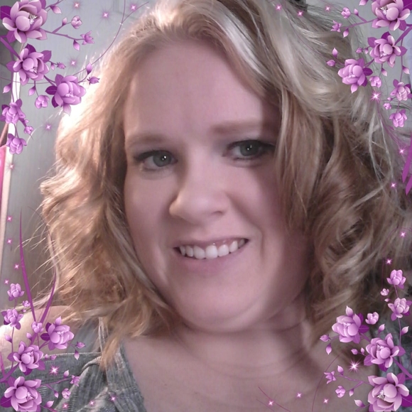 Meet your Posher, Jessica - Picture 1 of 1